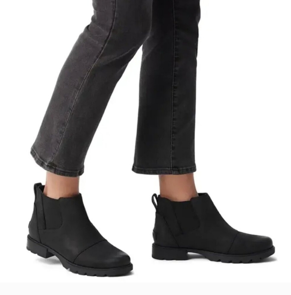 Sorel 10 Emelie Chelsea Leather Black Ankle Boots